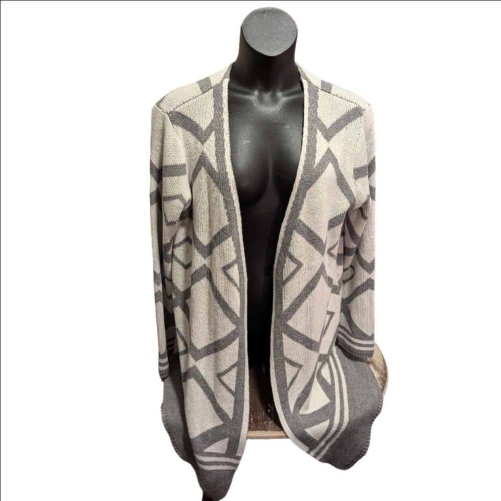 Carolyn Taylor Gray/White diamond pattern open‎ cardigan sweater plus size